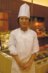 小林由依さん